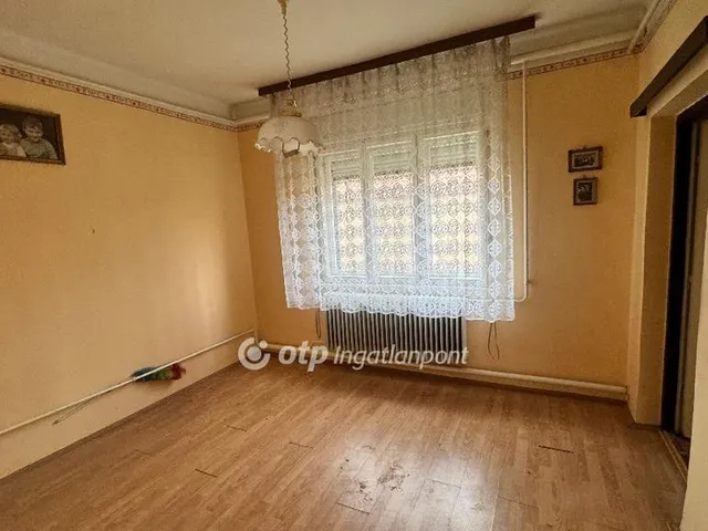 Eladó ház Mezőlak 120 nm