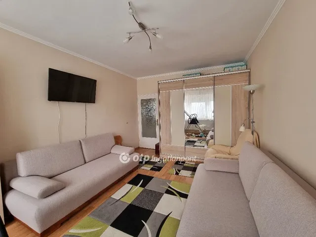 Eladó lakás Pápa 71 nm