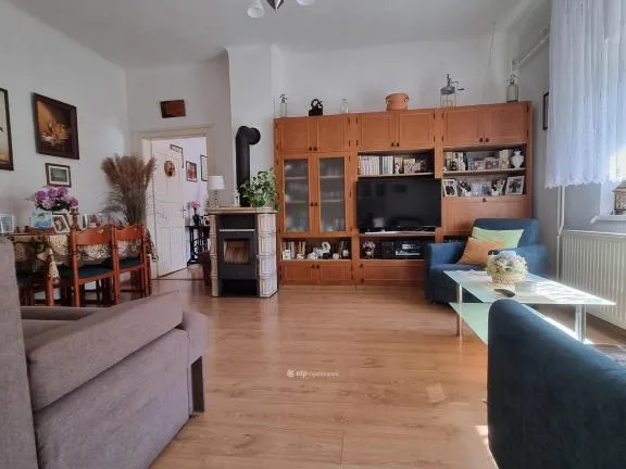 Eladó ház Pápateszér 69 nm