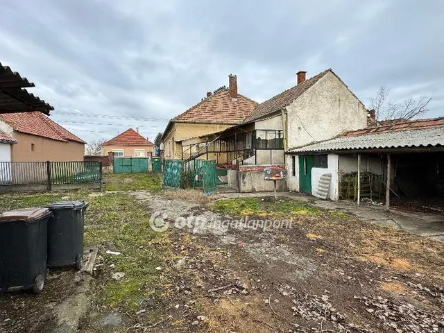 Eladó ház Mezőlak 120 nm