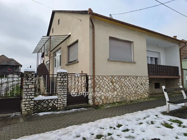 Eladó ház Vaszar 120 nm