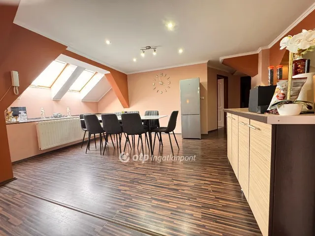 Eladó lakás Pápa 127 nm