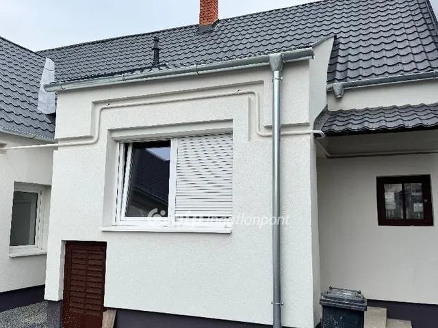 Eladó lakás Pápa, Belváros 73 nm