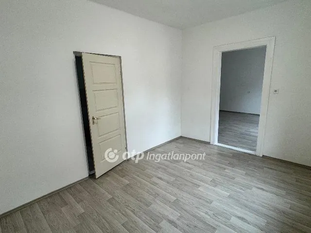 Eladó lakás Pápa, Belváros 73 nm