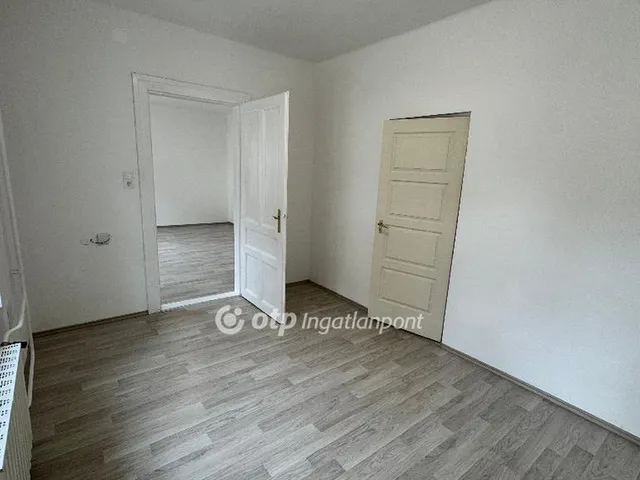 Eladó lakás Pápa, Belváros 73 nm