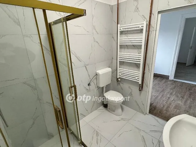 Eladó lakás Pápa, Belváros 73 nm