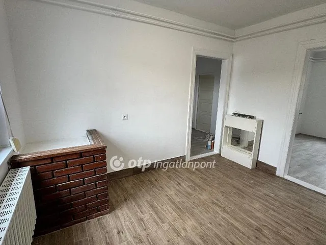 Eladó lakás Pápa, Belváros 73 nm