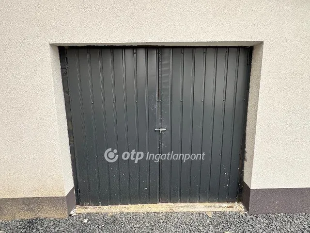 Eladó lakás Pápa, Belváros 73 nm