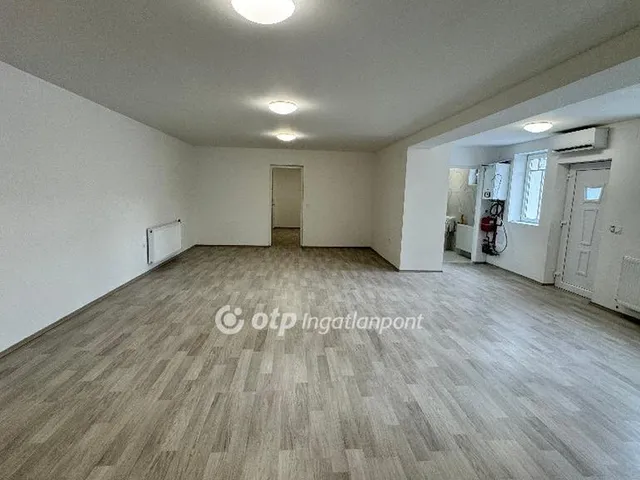 Eladó lakás Pápa 75 nm