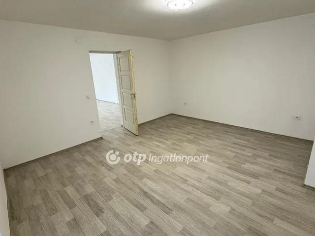 Eladó lakás Pápa 75 nm