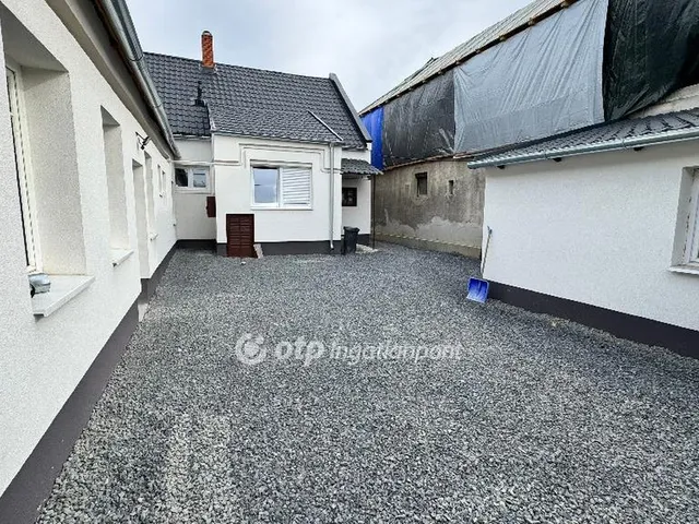 Eladó lakás Pápa 75 nm