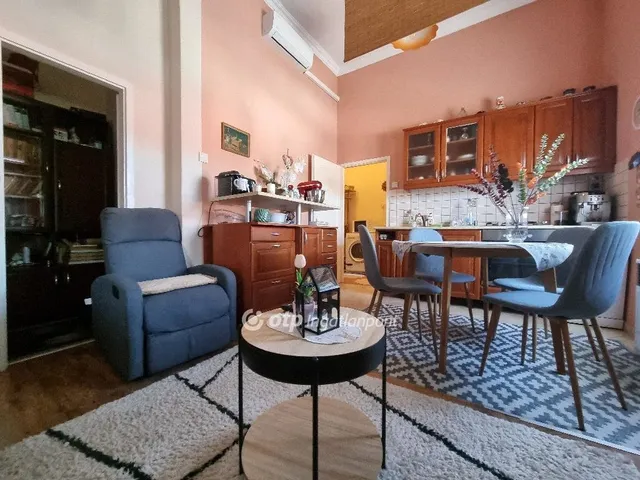 Eladó lakás Pápa 42 nm