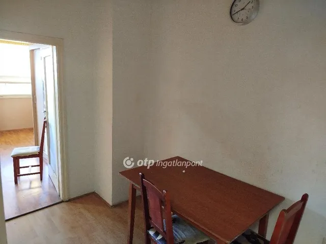 Eladó lakás Pápa, Vajda Péter-lakótelep 44 nm