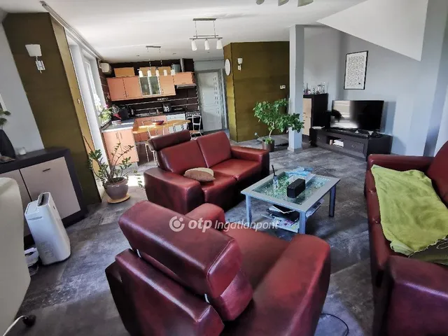 Eladó ház Pápa 185 nm