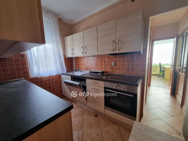 Eladó lakás Pápa, Vajda Péter-lakótelep 54 nm