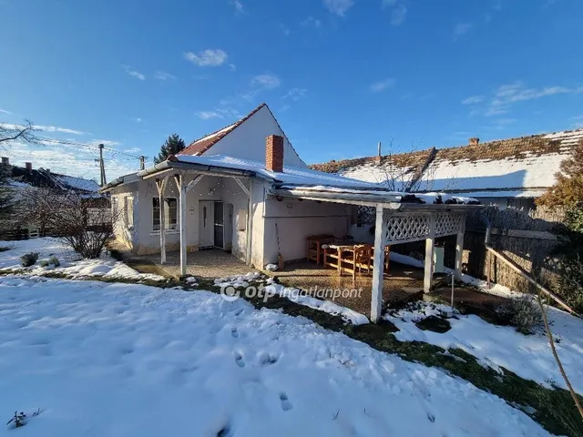 Eladó ház Nagytevel 75 nm