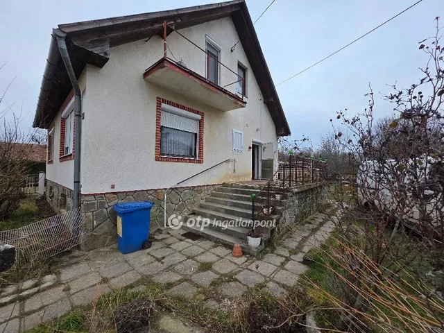 Eladó ház Külsővat 195 nm