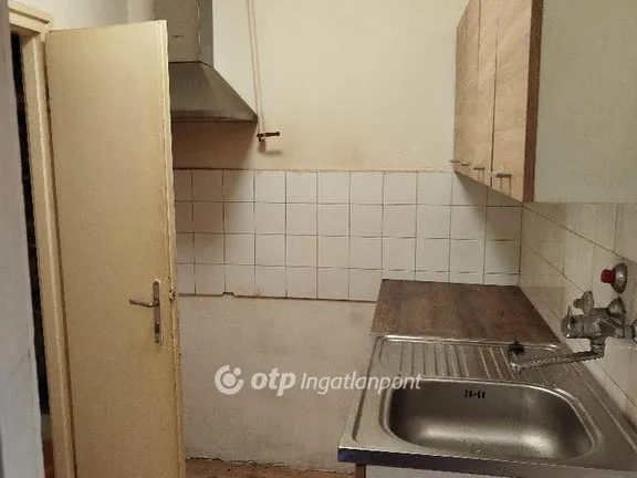 Eladó lakás Pápa, Vajda Péter-lakótelep 44 nm