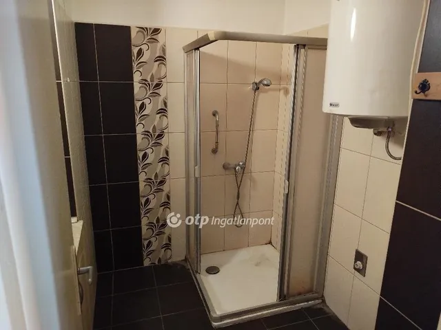 Eladó lakás Pápa, Vajda Péter-lakótelep 44 nm