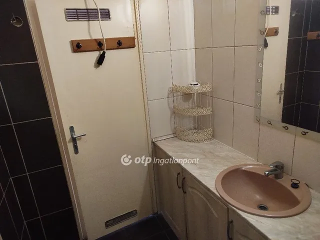 Eladó lakás Pápa, Vajda Péter-lakótelep 44 nm