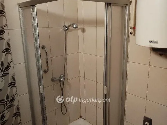 Eladó lakás Pápa, Vajda Péter-lakótelep 44 nm