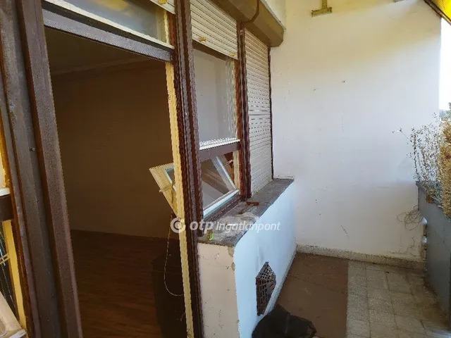 Eladó lakás Pápa, Vajda Péter-lakótelep 44 nm