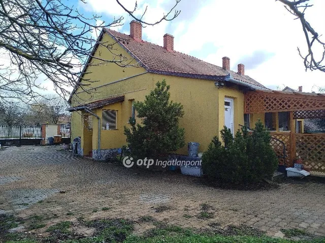 Eladó ház Pápa 84 nm