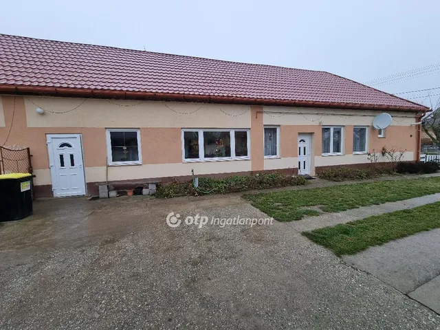 Eladó ház Bakonytamási 99 nm