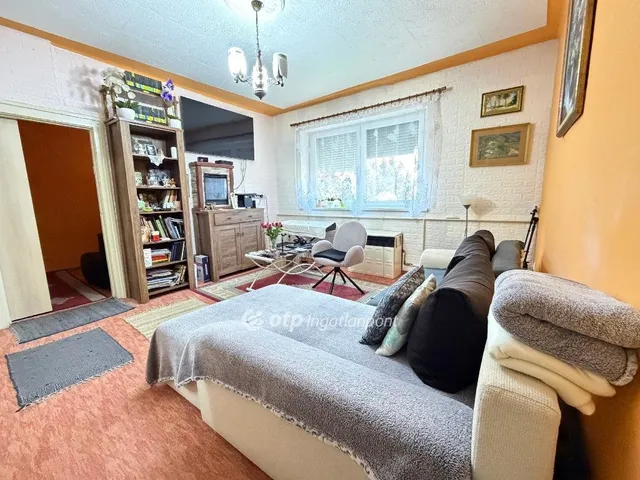 Eladó lakás Pápa, Vajda Péter-lakótelep 45 nm