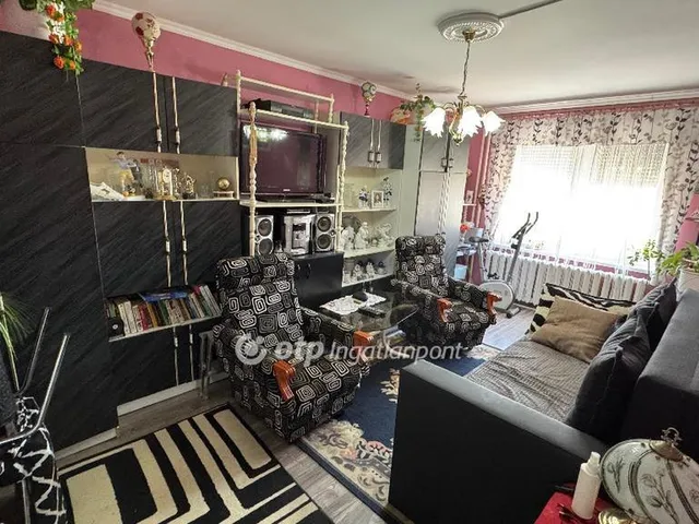 Eladó lakás Pápa 32 nm