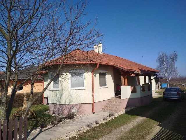 Eladó ház Nagyalásony 120 nm