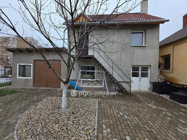 Eladó ház Pápa 198 nm