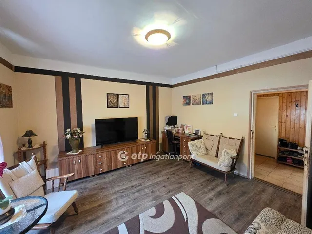 Eladó ház Pápa 198 nm