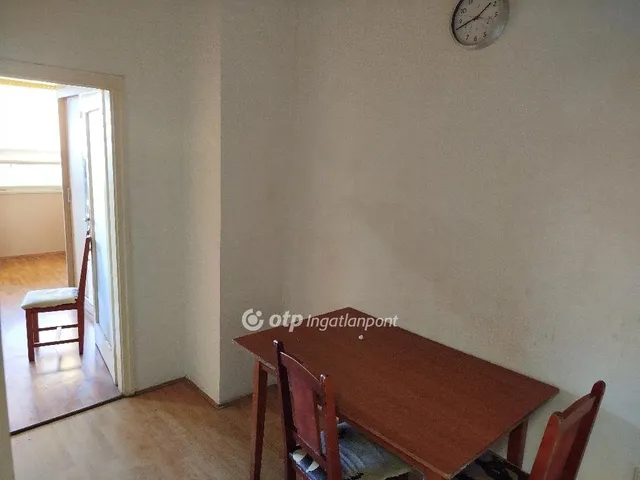 Eladó lakás Pápa, Vajda Péter-lakótelep 44 nm