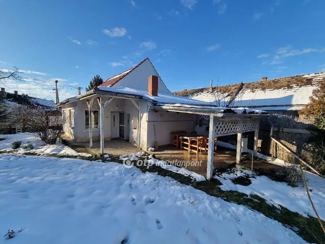 Eladó ház Nagytevel 75 nm