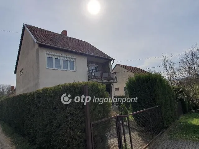 Eladó ház Ajka 138 nm