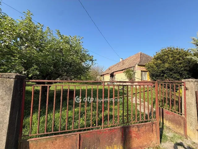 Eladó telek Takácsi 7501 nm