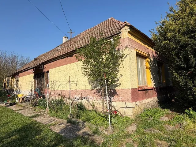Eladó telek Takácsi 7501 nm