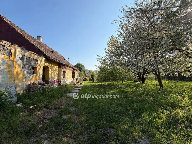 Eladó telek Takácsi 7501 nm