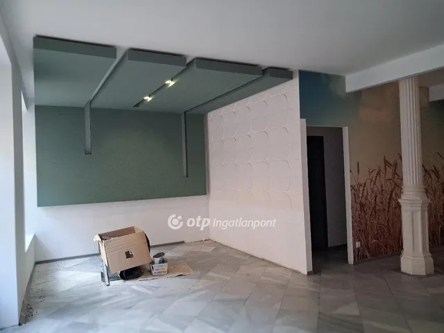 Eladó kereskedelmi és ipari ingatlan Pápa 88 nm
