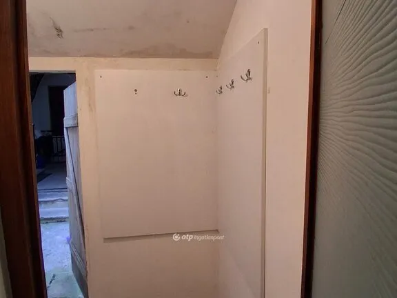 Eladó kereskedelmi és ipari ingatlan Pápa 88 nm