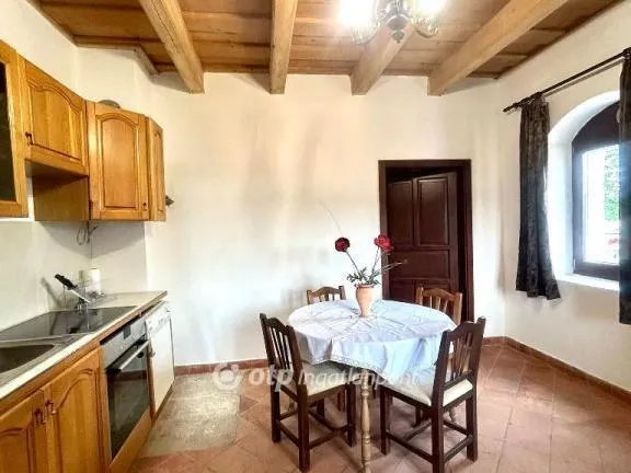 Eladó ház Nemesszalók 262 nm