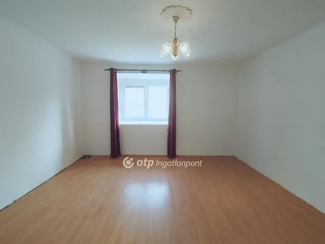 Eladó lakás Devecser 69 nm