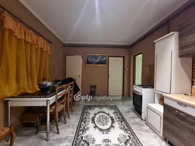 Eladó ház Szerecseny 67 nm