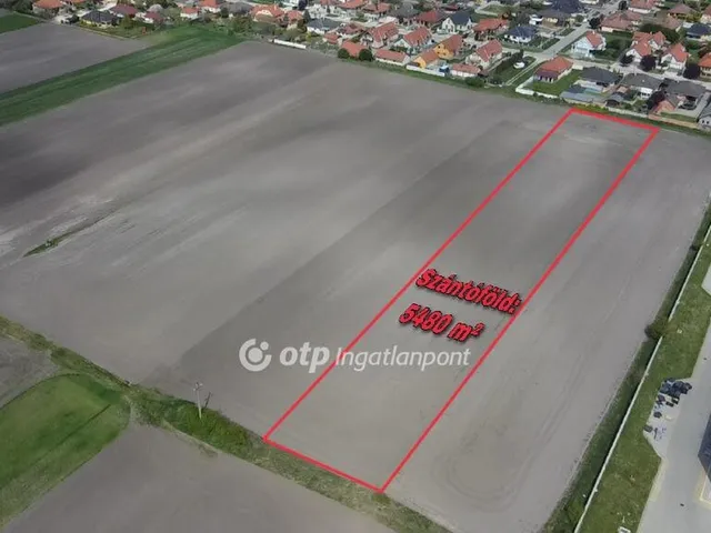 Eladó mezőgazdasági ingatlan Pápa 5480 nm