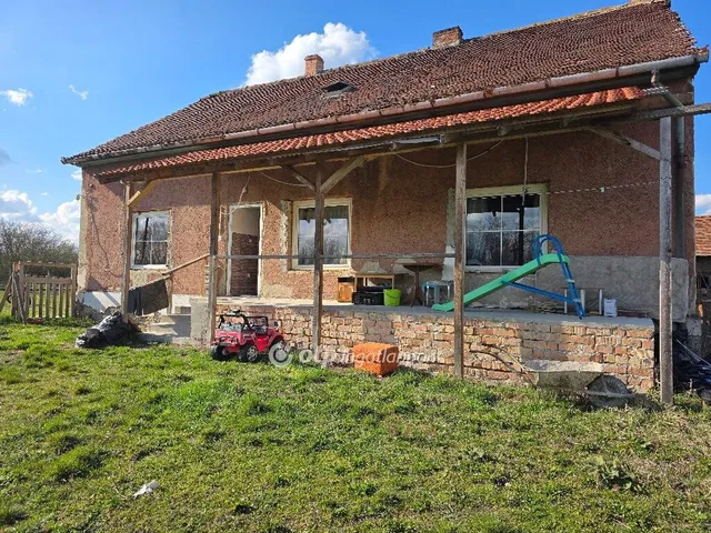 Eladó ház Vinár 156 nm