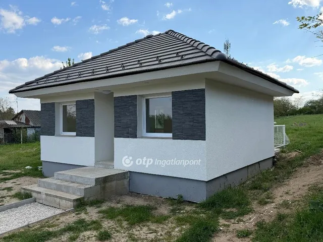 Eladó telek Pápa 60 nm