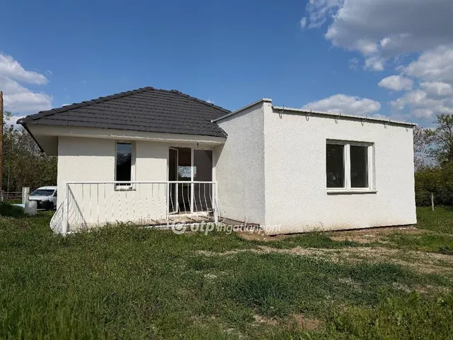 Eladó telek Pápa 60 nm