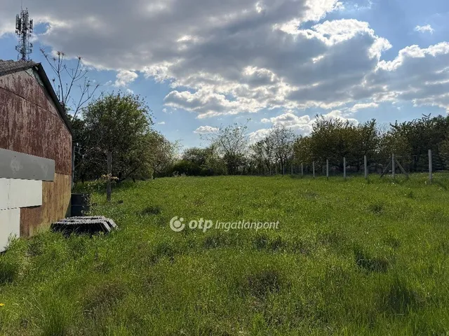 Eladó telek Pápa 60 nm