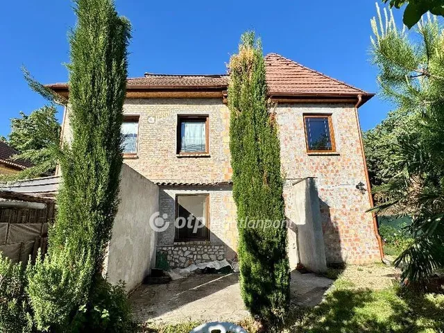 Eladó ház Pápa 160 nm